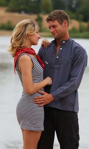 Verliebtes Paar mit Fisherhemd
